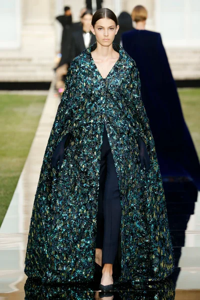 Look 12